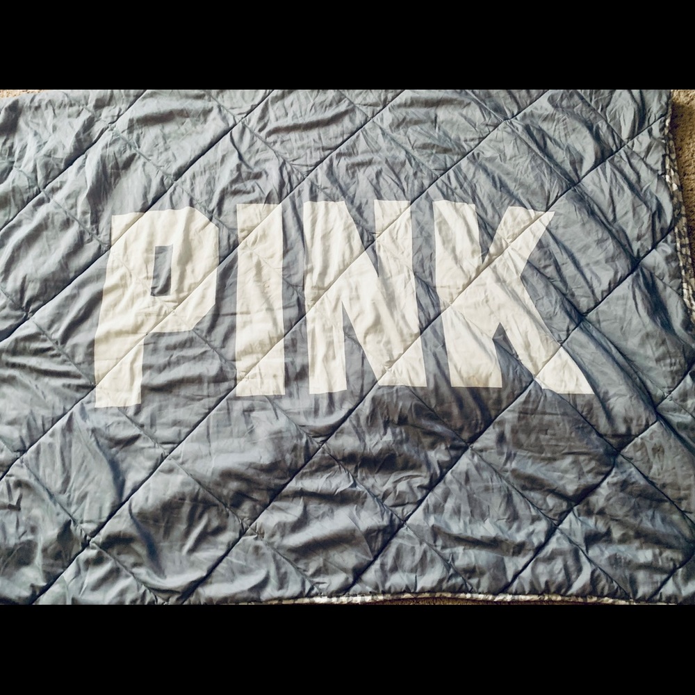 PINK Twin comforter with reversible leopard print
